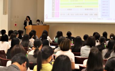 全体説明：守田学長から大学の特色やカリキュラムについて説明