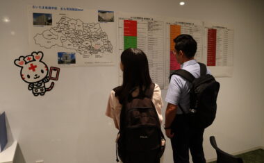 実習に関する展示：実習時の流れをスライドで紹介。実習先も公開しています