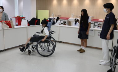 体験を通して利用者さんの視点を学ぶ